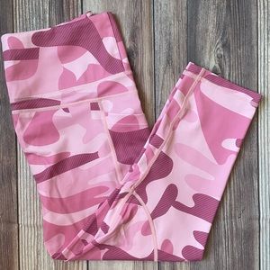 ZYIA Pink camo light n tight hi-rise pocket capri 20” 12 NWOT